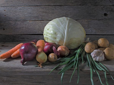Which vegetables should not be stored next to each other